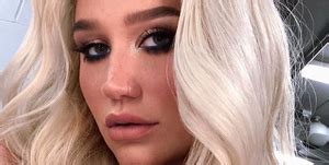 Kesha posts two new nude photos to Instagram